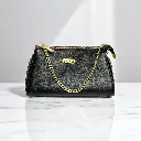 Anki Boxy Crossbody Triangle (black)