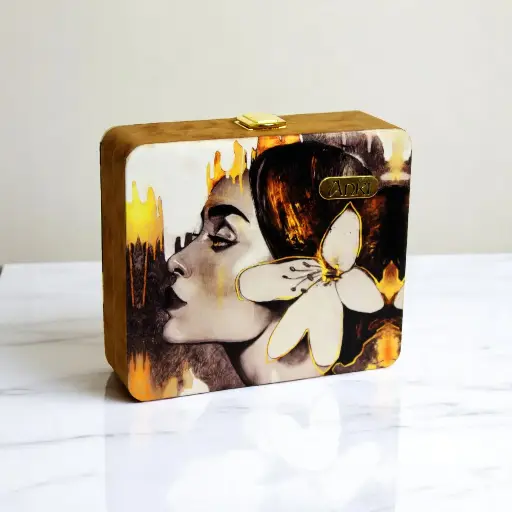 Multicolour Boho Woman Round Corner Wooden Purse